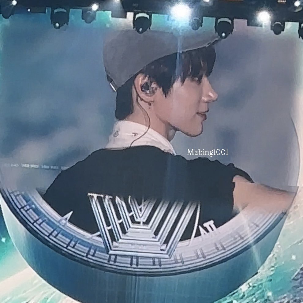 โลกนี้เป็นเค้ก 

#TEN_NOWayOUT_OSAKA