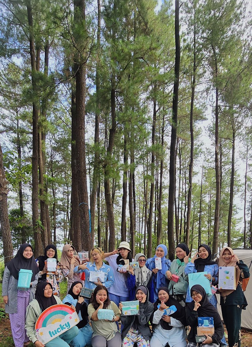 Annyeong #SHAWOLINDONESIA ✨
#Shawol17thAnniversary buat seluruh Shawol di Universe! Walau trnyata thn ini msh blm ada SWC INA, Harapannya jgn lelah nunggu ygy. Sambil nunggu, kita padatkan event2 fandom ini kaya Shawol Makassar, yg goalsnya hrs lbh sibuk dr Mas2 #SHINee nya 😂