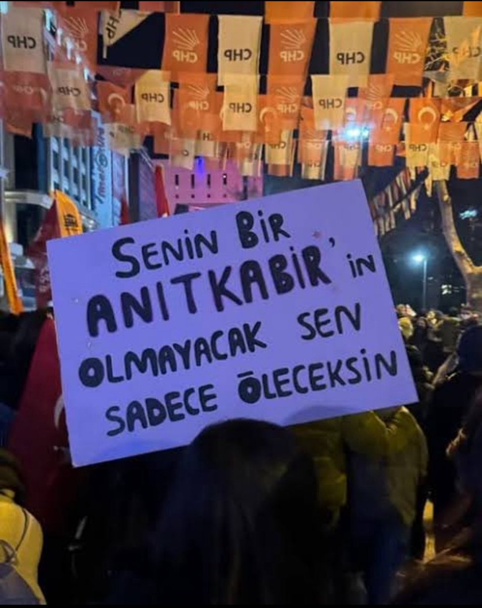 Evet gerizekalı çok haklısın 
Erdoğan’ın bir anıtkabiri olmayacak
İnancı gereği Anıt mezarlara yaşarken de karşıydı
Atatürk’e sorulacak olsaydı bilime inanan biri olarak  O da bir anıt mezar istemezdi