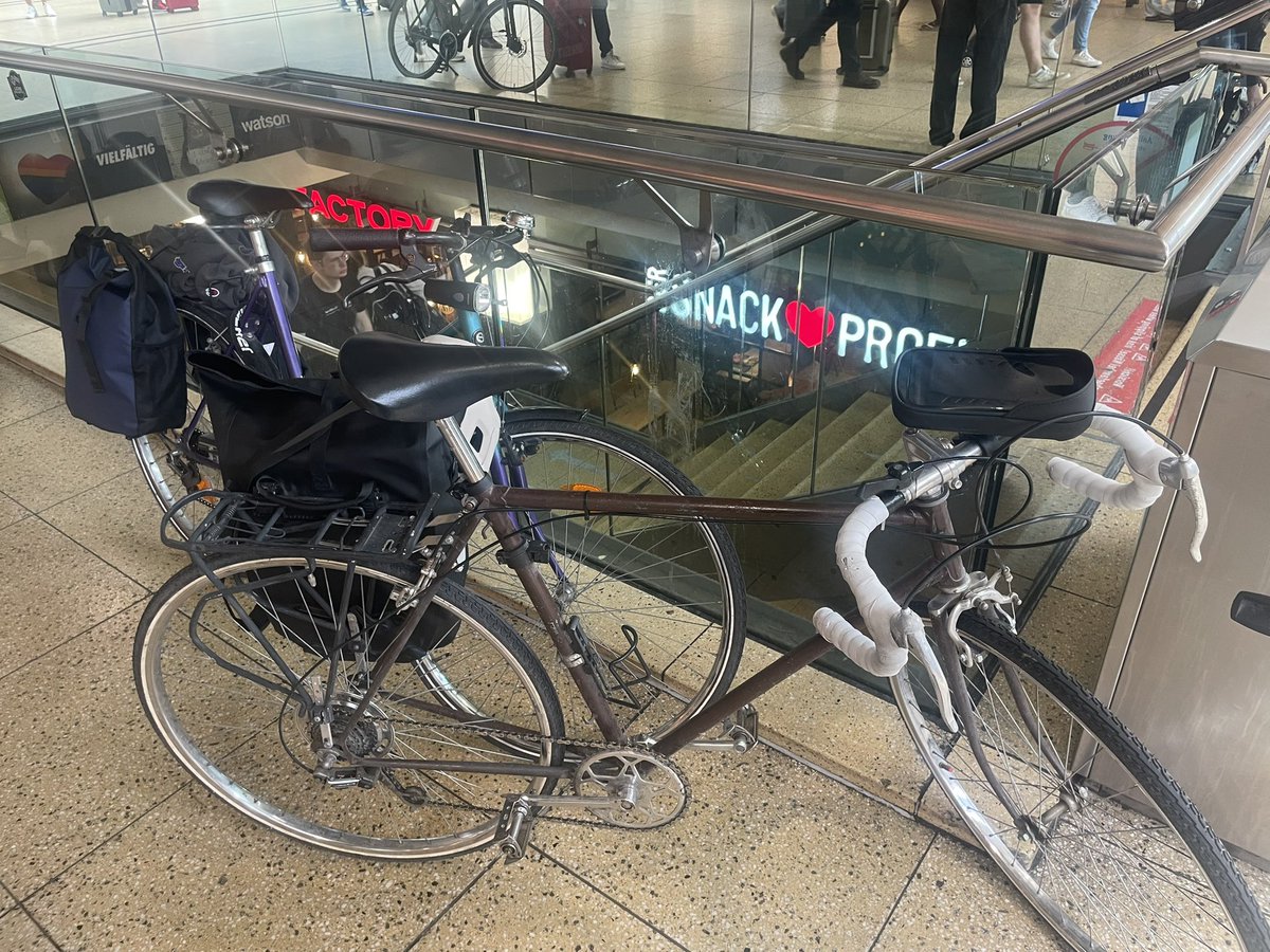 HANNOVER SAPF CITY 在路上 丹麦婚礼前的维修站 ONE - THIRD [33.333%] 自行车旅行婚礼 ELOPEMENT