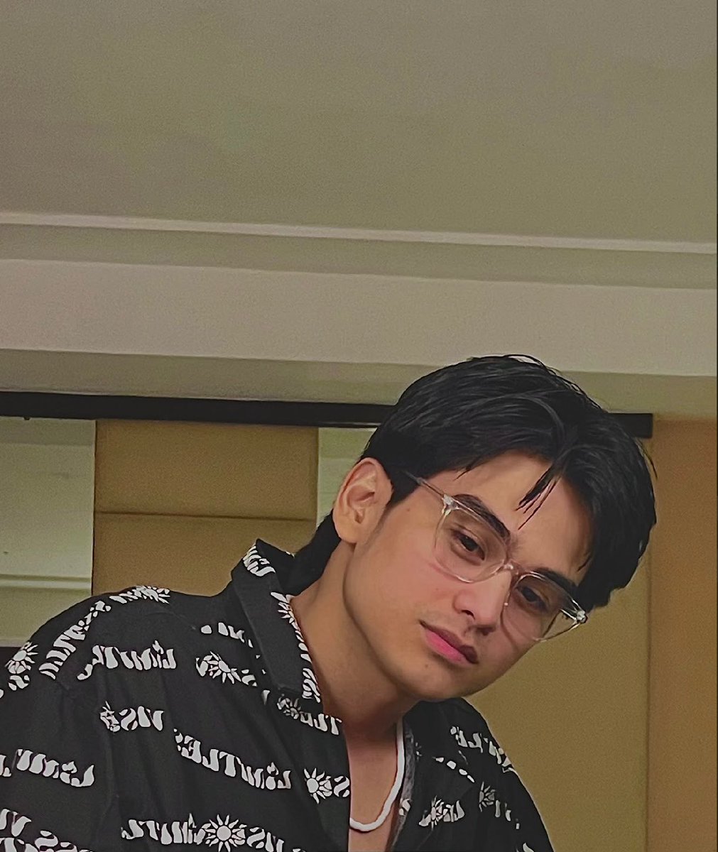 WILLI4NCE's tweet photo. Can I get one thousand replies Butal Nation? Please repost and reply "seated for arvin" a-z with the tag!

BBAS TEASER DROP
#BarBoysAfterSchool https://t.co/QTWYbMSEgR