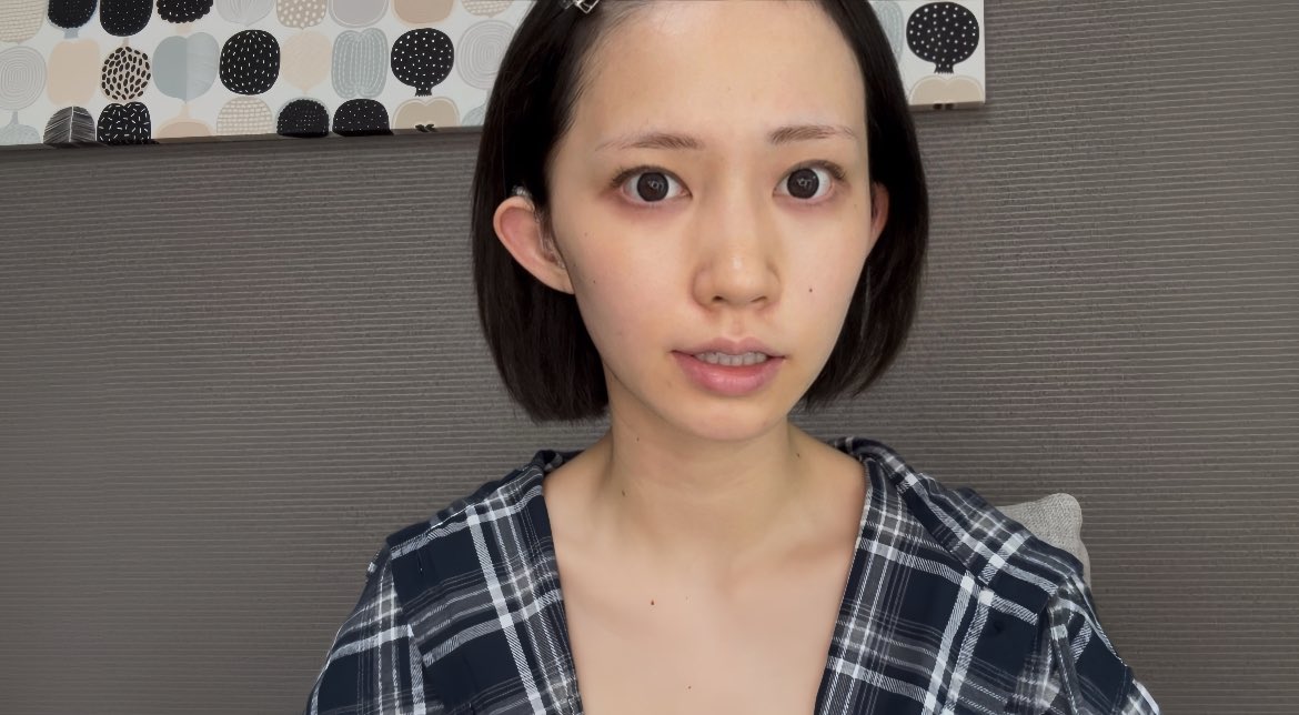 萌香 (@Moeka__1022) / X