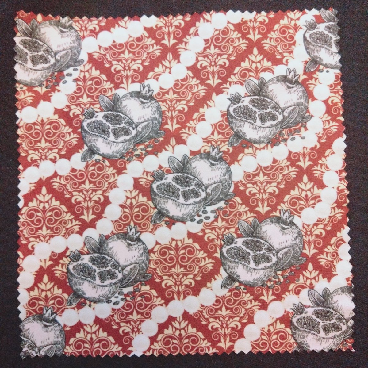 fuee_tama's tweet image. 🦋お知らせ🦋

9月1日(月)19時〜
❣️メガネ拭き
❣️夢日記ZINE
をBOOTHにて販売いたします。
今のうちにサイトお気に入り登録しててください。(遅れたらごめんね)
⬇⬇
hakaiteki-roman.booth.pm