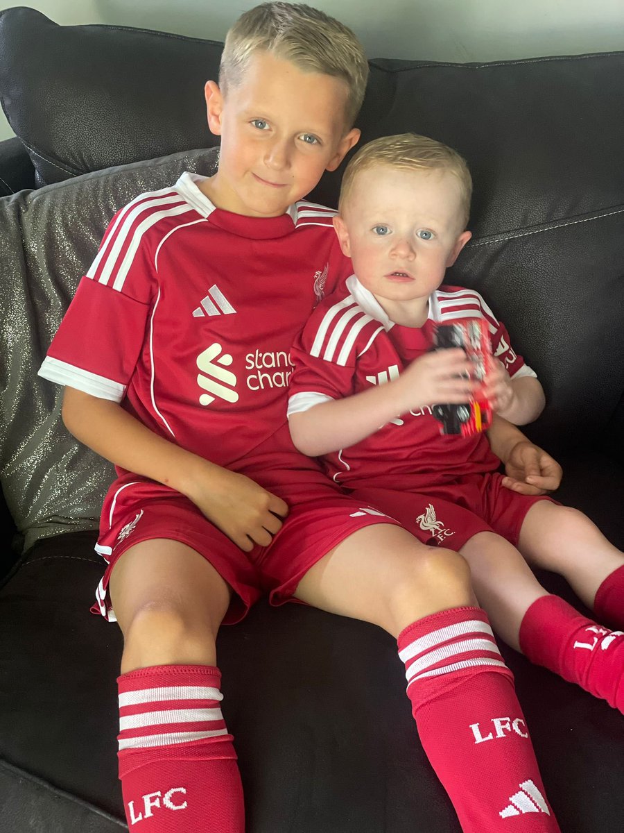 Lads are ready for today! LFC ⚽️❤️