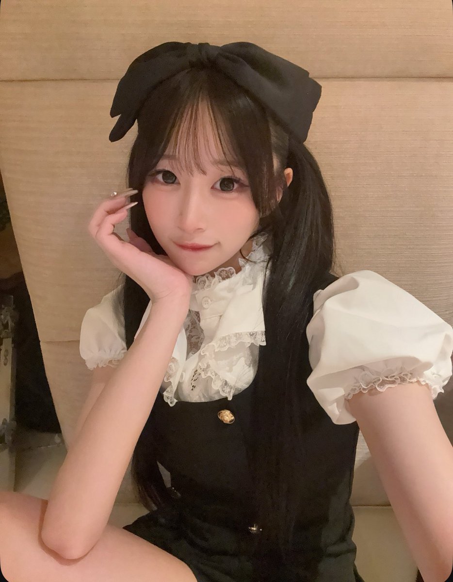 👼🏻🖤すーき໒꒱

.⋆𝜗𝜚 ┈┈┈ ⋯ ┈┈┈ 𝜗𝜚 ┈┈┈ ⋯ ┈

 #18歳  #ツインテール  #アイドル