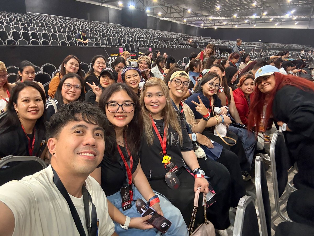 iamsamtisfied's tweet photo. It has been a whirlwind the past few months. All the back-end preparations since April 2025, multiple late-night meetings, and several obstacles along the way; we made it 🥹 

Might seem trivial but definitely learned many lessons and done things I’ve never thought I would do. This was a once-in-lifetime opportunity to be able to be part of and collaborate with several organisations and I am so grateful to experience it with these bunch of people 💕

Gonna look back to this years down the road as I focus more on my personal life and not regret these moments ☁️

@SB19Official #SB19
#SaWWorldTourSingapore