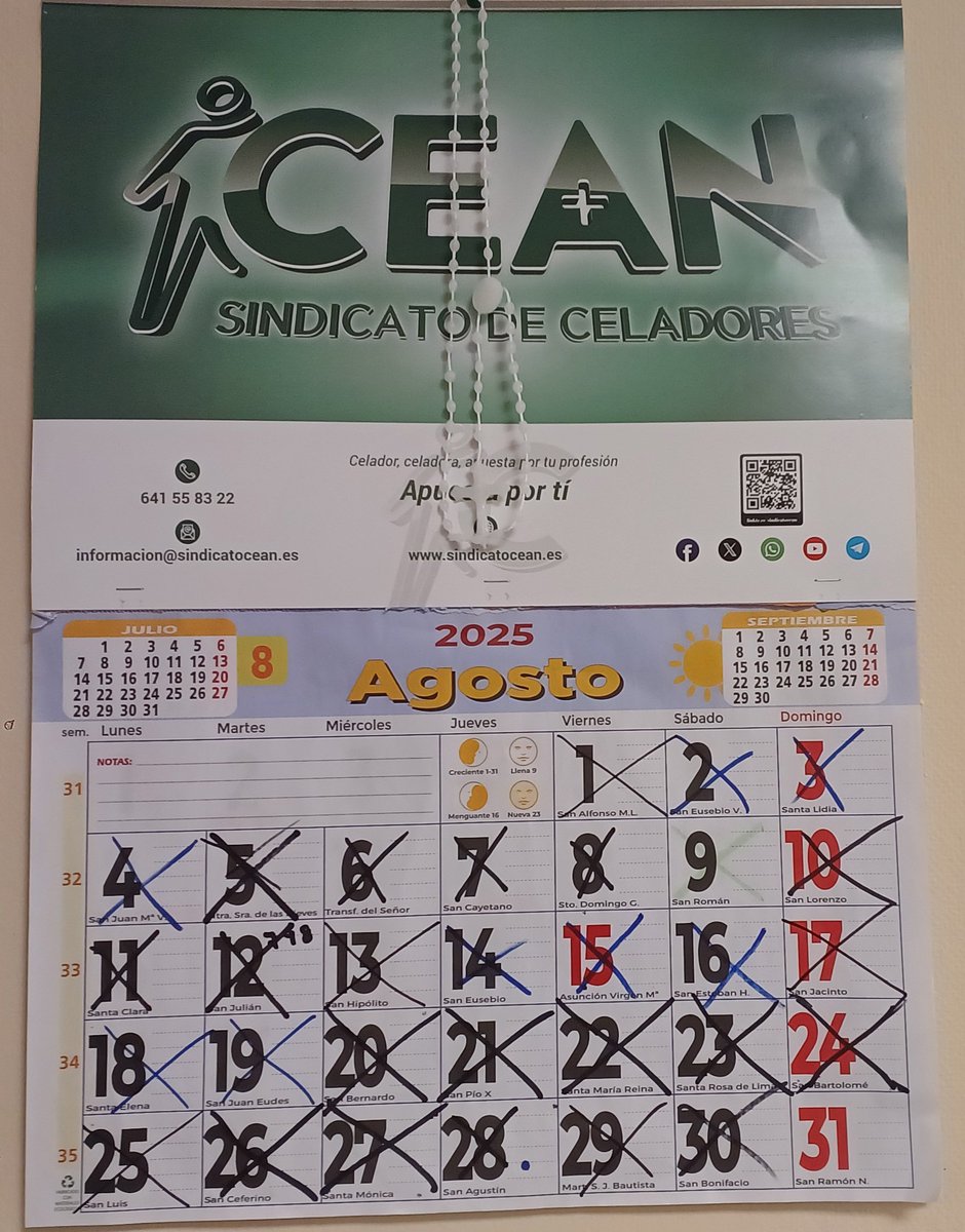 Calendario que está en la sala de Enfermería de la Hospitalizacion, o hay alguien preso, o alguien está a punto de jubilarse, pero TODOS los días sistemáticamente va restando los días que le faltan... 🤣 🤣 🤣 🤣 🤣 🤣