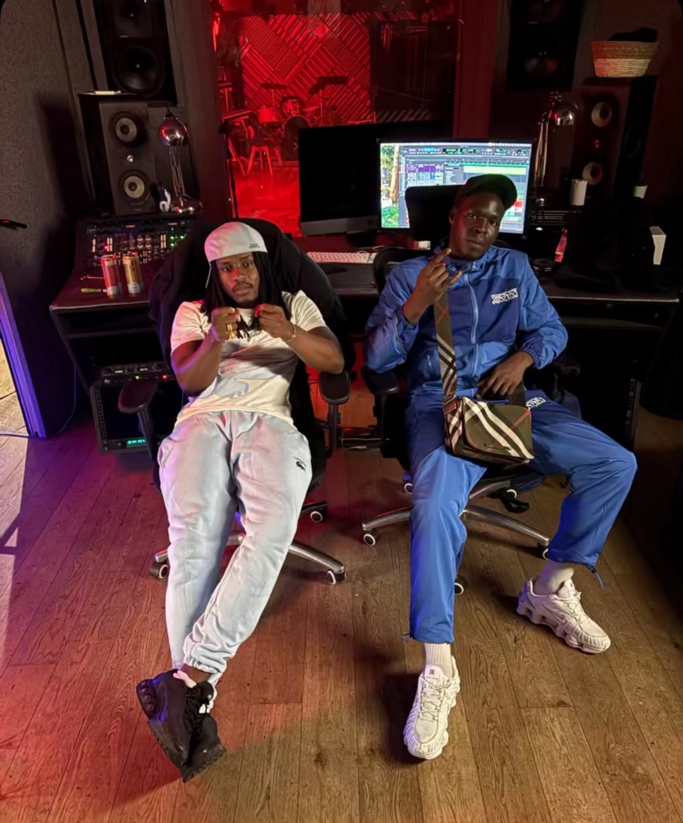 DiscoveryDrill's tweet image. 🚨🚨1PLIKE140 x H LA DROGUE

Les deux rappeurs étaient ensemble en studio !