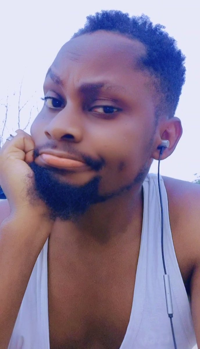 kingbashme's tweet image. A guy commented on my post &amp;amp; one gal replied him, he replied again, thy were abt to fall in lov &amp;amp; I deleted my post immediately 😏 Don&apos;t go and date any idiot and later come insult all ladies here!! 😏 .who sent you thre 😂Nte&apos;gwe 😂