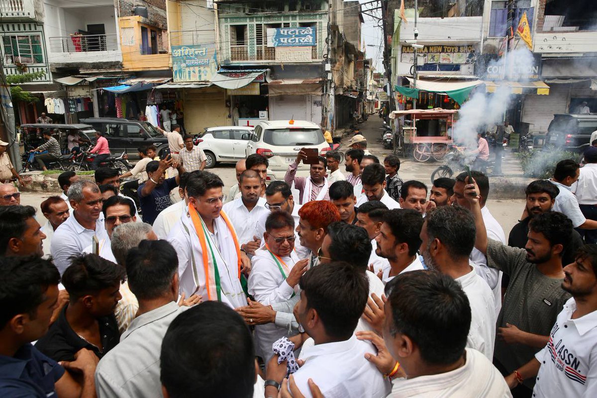 Sachin Pilot (@sachinpilot) on Twitter photo टोंक जिला कांग्रेस की बैठक में कार्यकर्ताओं से संवाद किया और कांग्रेस अध्यक्ष @Kharge जी व नेता प्रतिपक्ष <a href="/RahulGandhi/">Rahul Gandhi</a> जी के नेतृत्व में उठाए जा रहे मुद्दों पर चर्चा की।
राहुल जी ने वोट चोरी पर चुनाव आयोग के समक्ष गंभीर सवाल रखे हैं, जो साफ दिखता है कि लोकतंत्र की रक्षा के लिए टोंक जिला कांग्रेस की बैठक में कार्यकर्ताओं से संवाद किया और कांग्रेस अध्यक्ष @Kharge जी व नेता प्रतिपक्ष <a href="/RahulGandhi/">Rahul Gandhi</a> जी के नेतृत्व में उठाए जा रहे मुद्दों पर चर्चा की।
राहुल जी ने वोट चोरी पर चुनाव आयोग के समक्ष गंभीर सवाल रखे हैं, जो साफ दिखता है कि लोकतंत्र की रक्षा के लिए