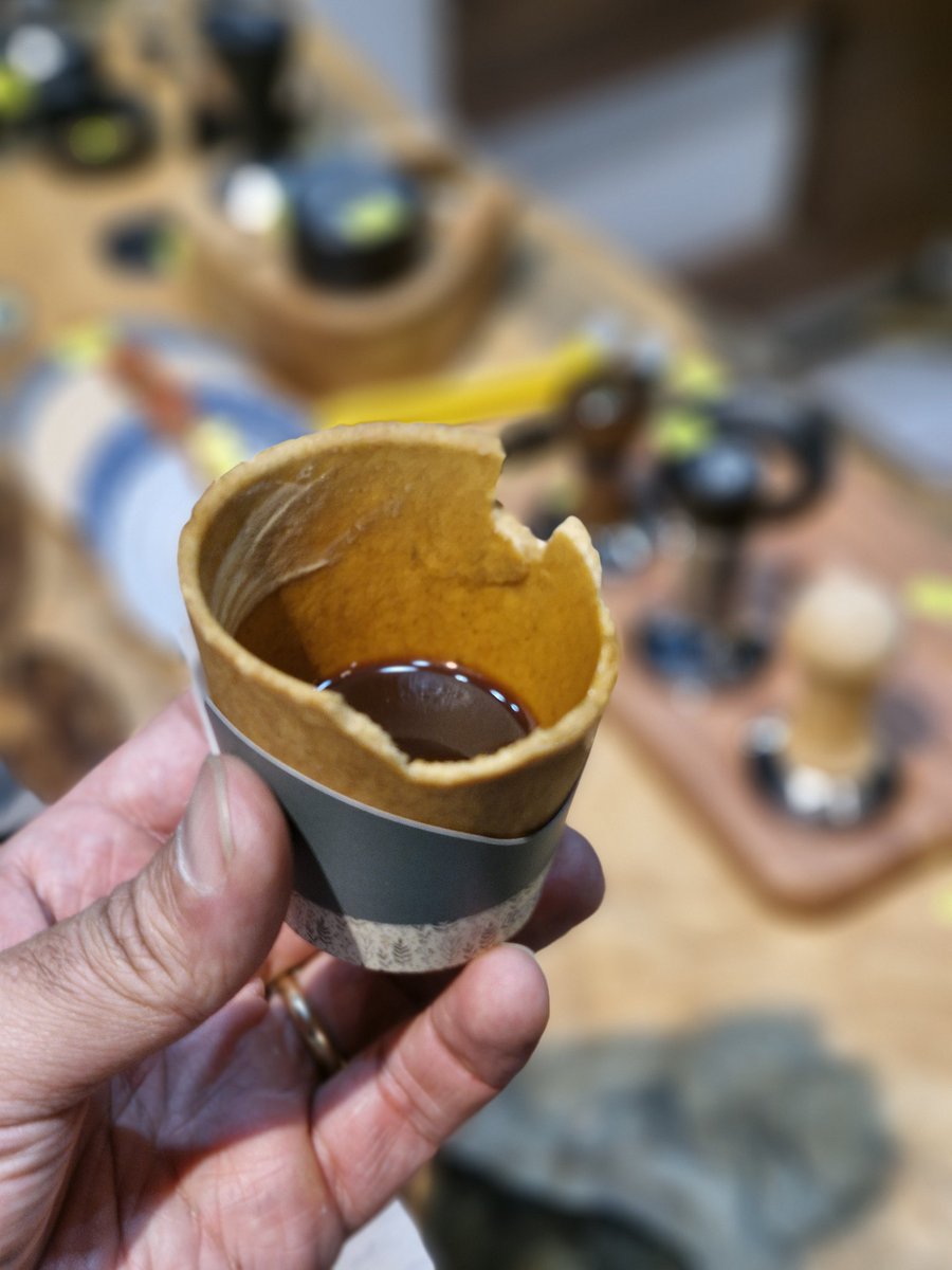 اومدم
تشریف نداشتید
<a href="/kazimoto3501/">kazimoto350</a> 
قهوه گرفتم ولی لاینی که میخواستم ظاهرا فقط تو سایت سفارش داره و آماده کردنش داستانه 😁
دمتون گرم
کسب و کار پربرکت