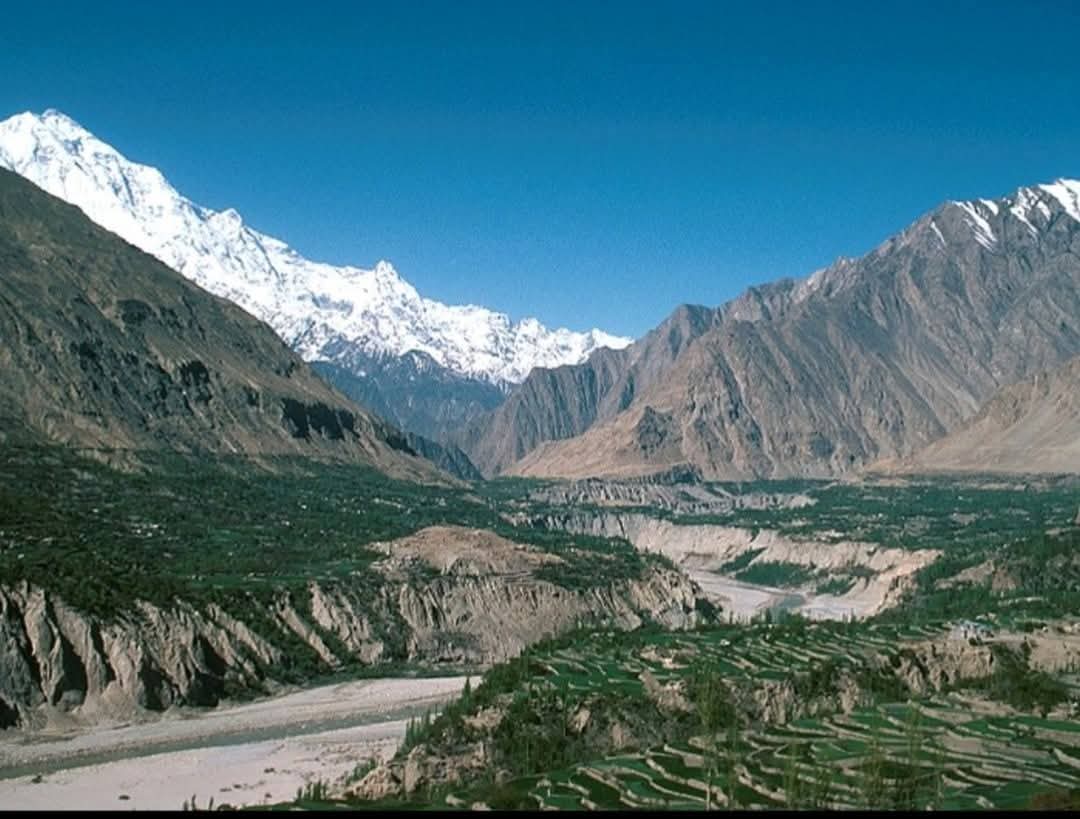 The_North_Blood's tweet image. Karakoram highway Gilgit Hunza Gojal 1989

#Gilgit #Hunza #Karakoram #vintage #archives