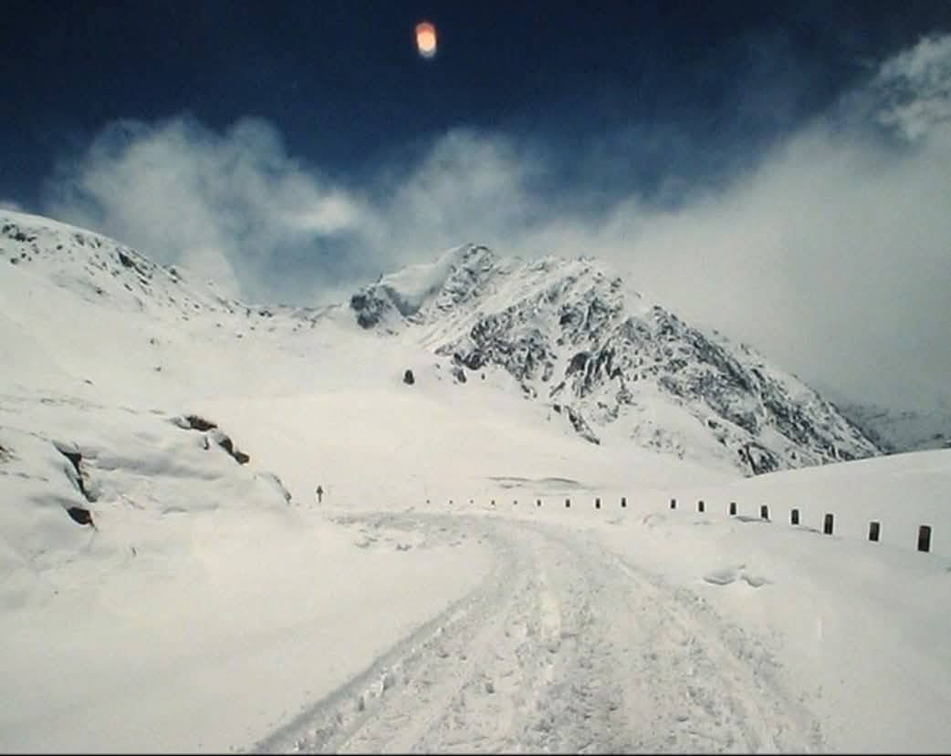 The_North_Blood's tweet image. Karakoram highway Gilgit Hunza Gojal 1989

#Gilgit #Hunza #Karakoram #vintage #archives