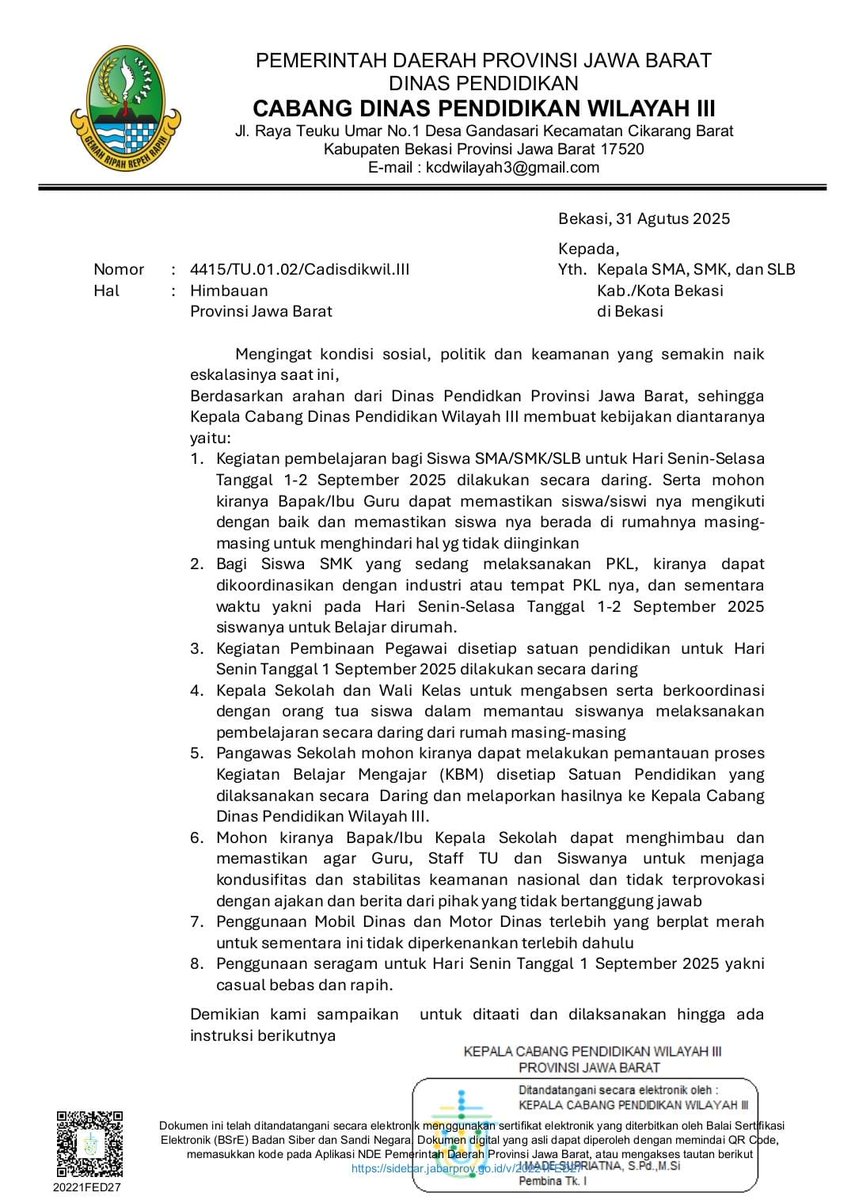 bantalbarbie's tweet photo. @txtdrbekasi Mengingat kondisi sosial, politik dan keamanan yang semakin naik eskalasinya saat ini,
Berdasarkan arahan dari Dinas Pendidkan Provinsi Jawa Barat, sehingga Kepala Cabang Dinas Pendidikan Wilayah III membuat kebijakan diantaranya yaitu:

Untuk Kepala SMA, SMK &amp; SLB Kabupaten/Kota https://t.co/Dzm8khfhjZ
