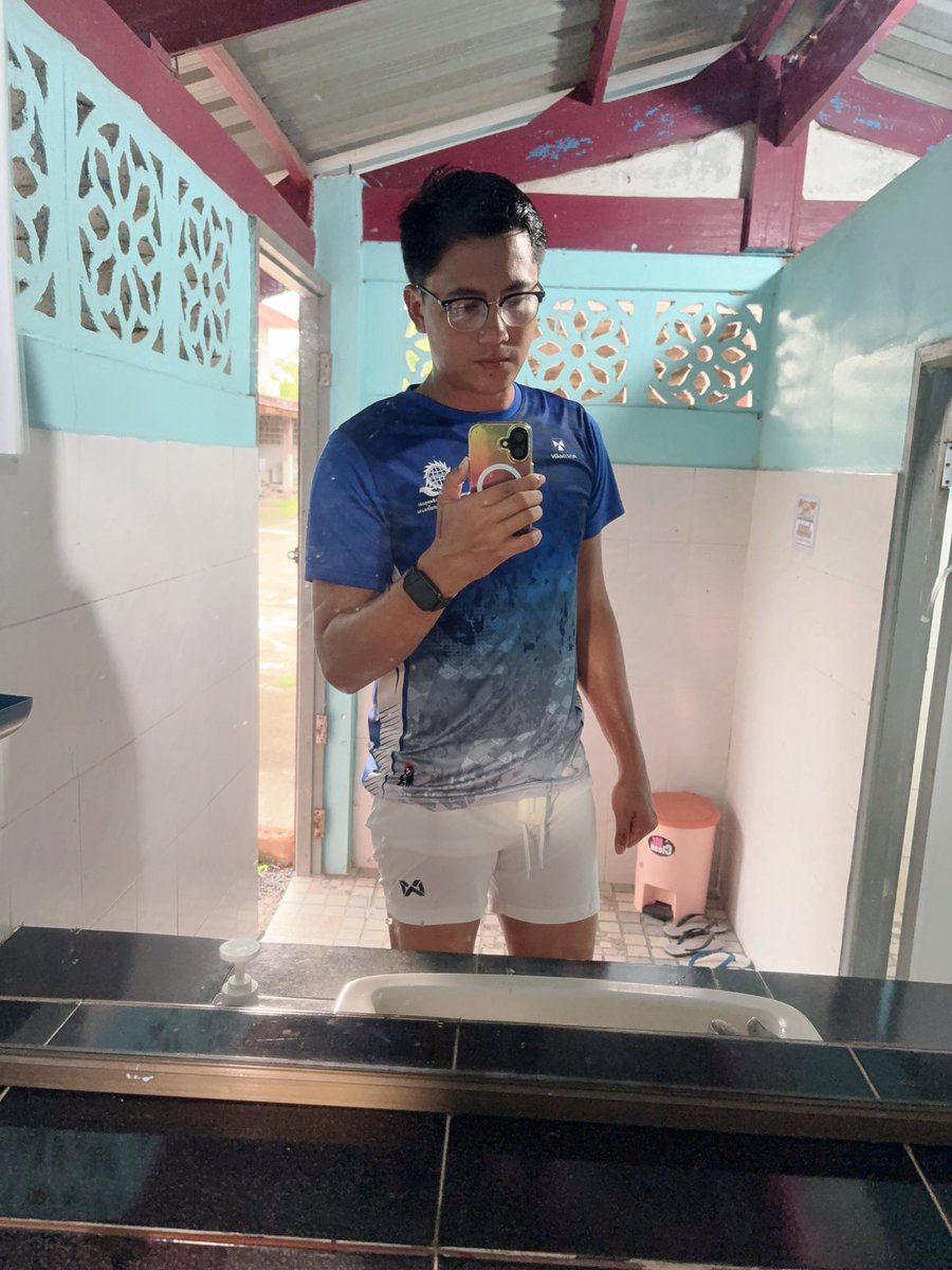 ตั้งใจตะไปออกกำลังกาย เดินได้แป๊บนึงฝนตกเฉย เปลี่ยนไปชาบูแล้วกันเนอะครับ 😁🐻