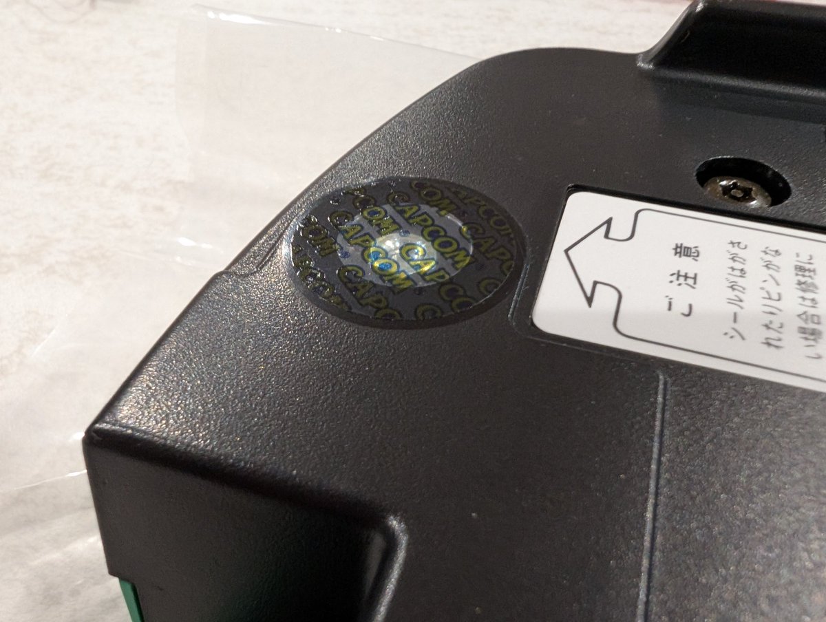 x86_tar's tweet image. 2枚の基板どちらにもInfinikeyを取り付けました。ハンダ付けはあまり綺麗とは言えませんが、なんとか完了できました。
Infinikey on both my 2x boards. Not the prettiest soldering, but got it done . Thanks to @therealundamned YT video 7 years later. Also lucky they&apos;re rev 6 boards.#cps2