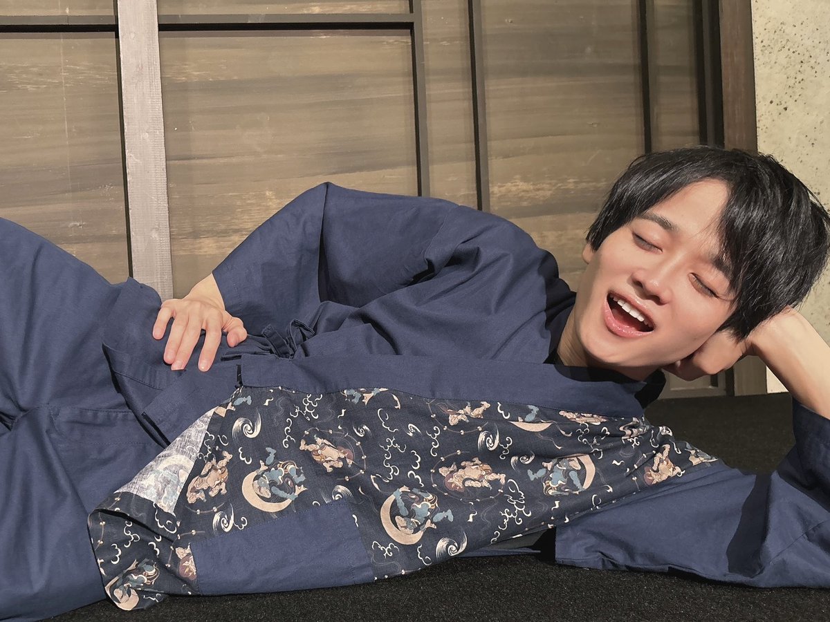 #舞台ISHIN 
大千穐楽を無事に終えることができました。
沢山のご声援ありがとうございました！

みなさまの応援が本当に力になりました。いろんな刺激をたくさんもらった。

もっと成長します。
ありがとうございました！！

「感謝されるのは気分ええから？」

中村恵一 役 今村隼人