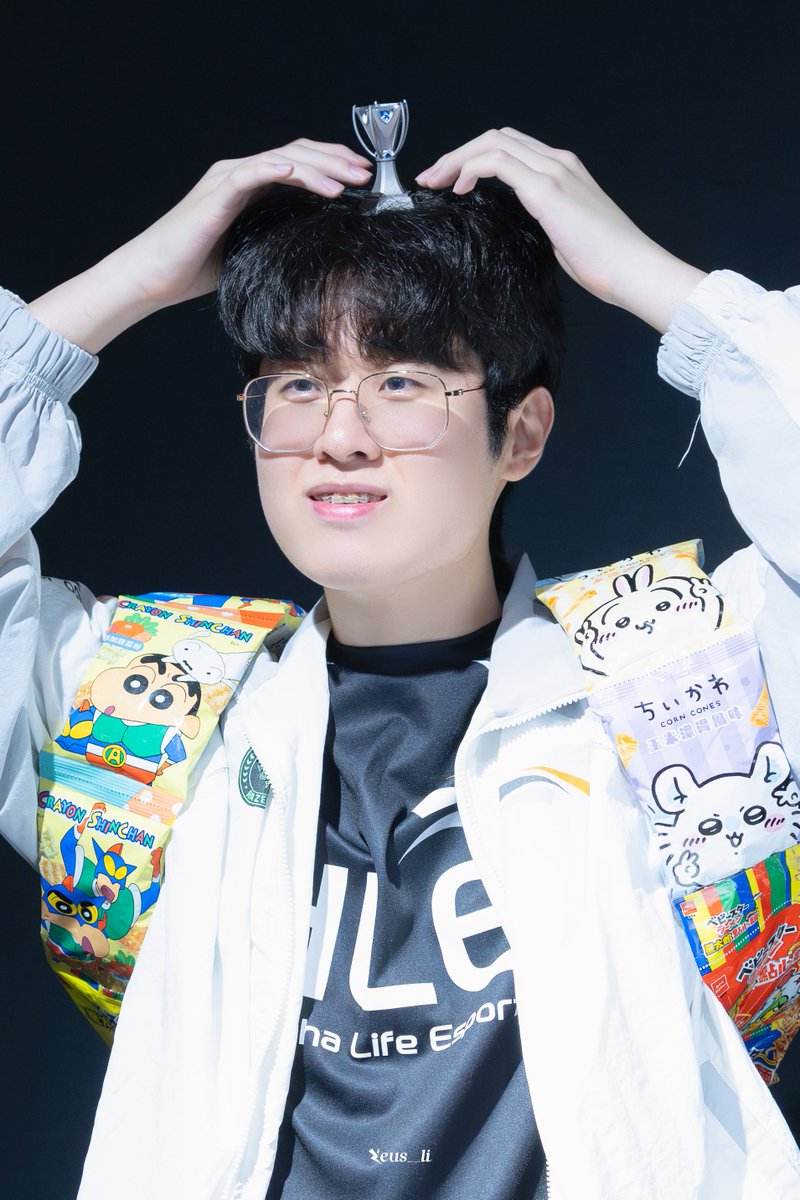 250829 🏆🍭🍬
#Zeus #제우스 #최우제