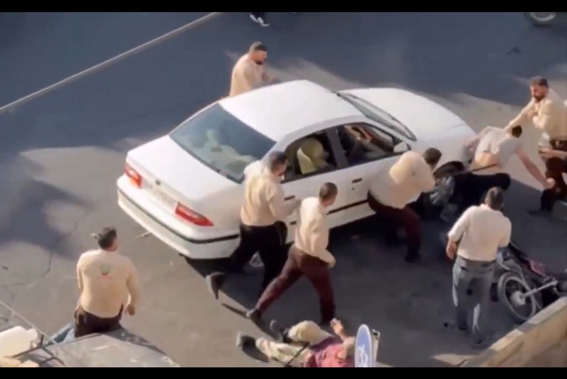 صداتون در نمیاد وطن‌پرستای ۱۲ روزه

ریدم تو شرف نداشتتون