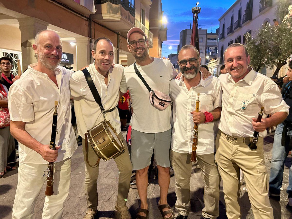 #FLAM

Finíssim (i fenòmenu)
Llegenda
Amic
Mestre

🥁