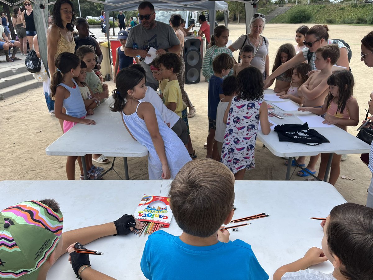 VeinsParcTGN's tweet photo. Tobogans d’aigua i concurs de dibuix infantil!!! https://t.co/6Qtdlaw2NO
