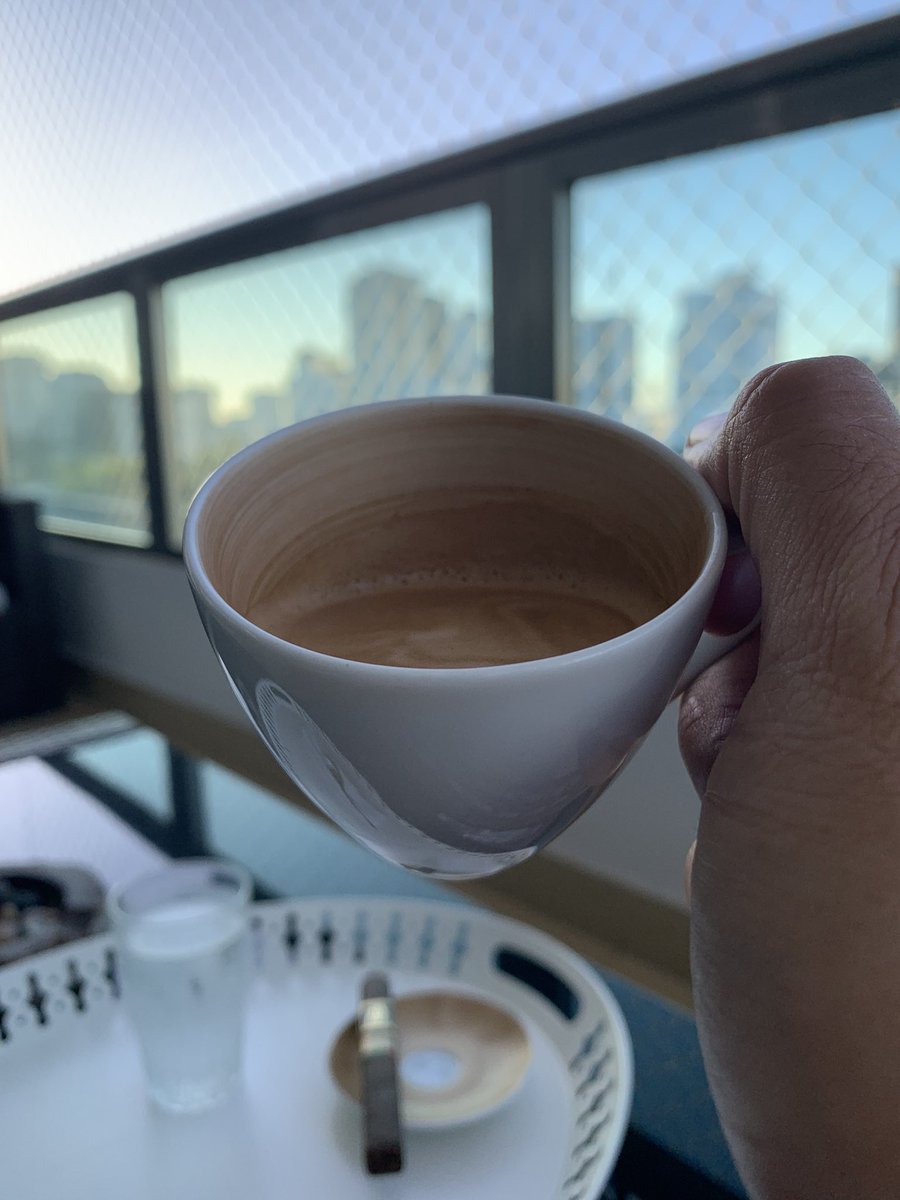 Otro café reportado sin que un solo congresista se atreva a responder alguna de las observaciones que hago sobre la Reforma al Código de Trabajo. Todo parece indicar  que no les interesa un Código que funcione de manera más  eficiente y sin generar más problemas a las MIPYMES y a