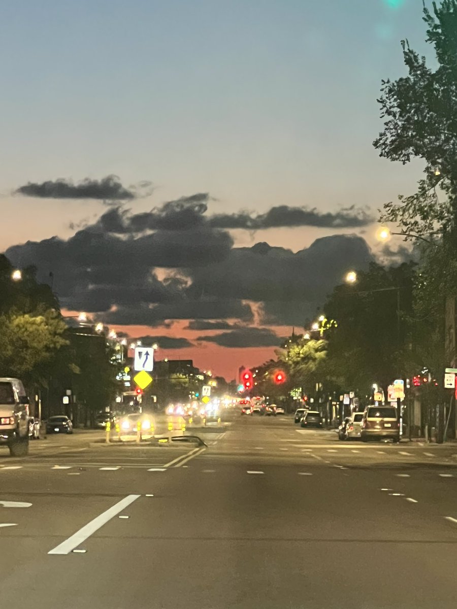 They say the early bird gets the worm🪱 🐦 

Well, I’m OUT HERE❗️

Even on Sundays we wake up early
&amp; Get to the $GRIND 🔥

Good Morning GM
G O O D M O R N I N G ☀️