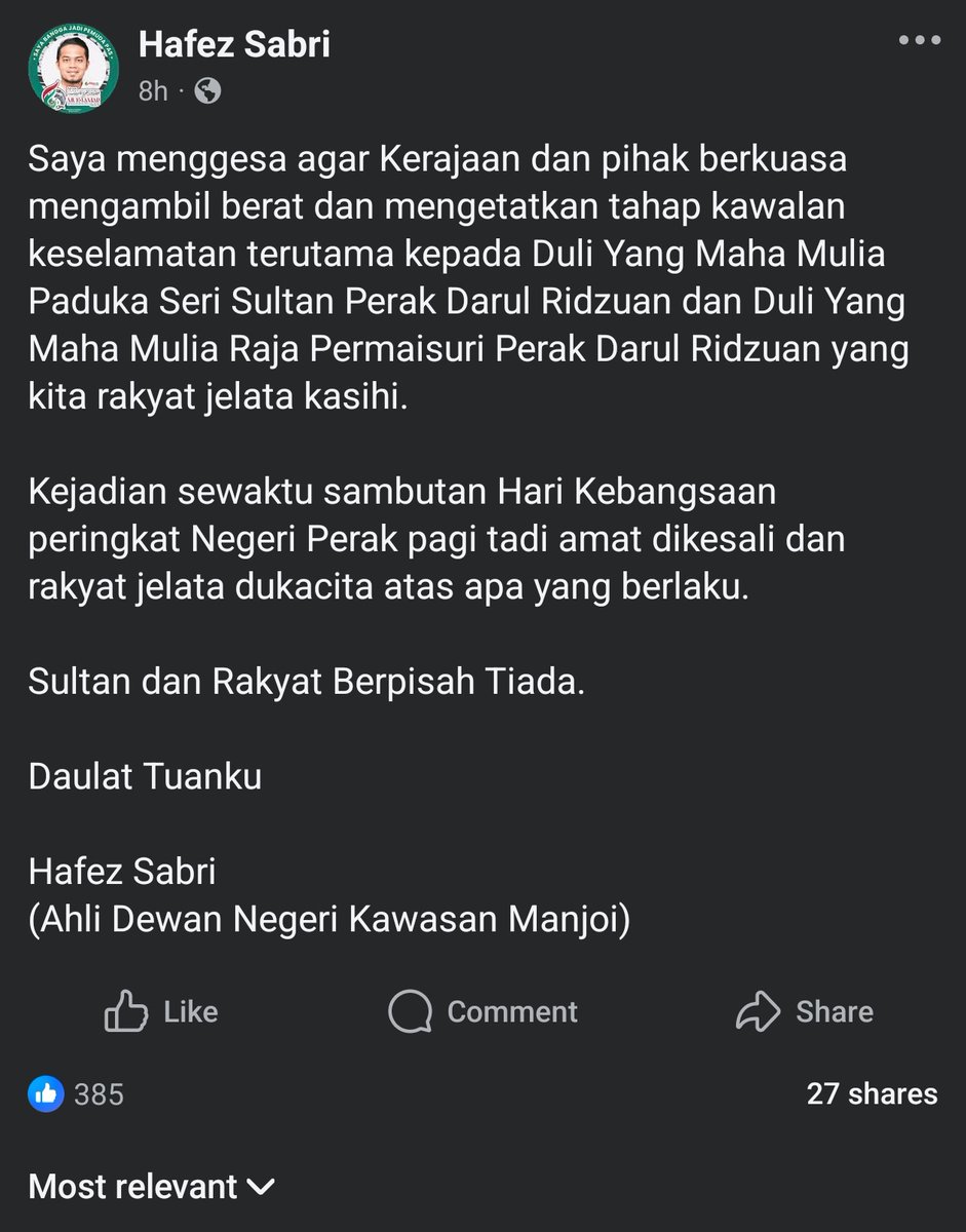 Timbalan ketua pemuda PAS ni, muka je suci nampak baik. Tapi hakikat nya buruk sungguh perangai rasis nya.

Gigih edit banyak kali. Ada jugak usaha nak petik bangsa Cina tu demi nak membakar amarah Melayu. Lebai jahat ni kalau tak main perkauman, serupa tak cukup syarat nak hidup