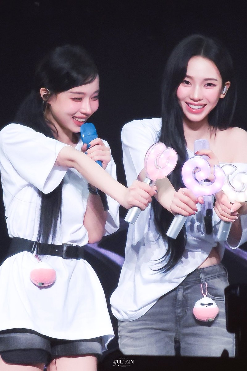 250831｜aeXIS LINE Seoul Day 3

#aespa #æspa #AESPA #에스파 #エスパ #ウィンター #JMJ 
#Karina #카리나 #劉知珉 #カリナ
#WINTER #민정 #金旼炡 #윈터 #冬子