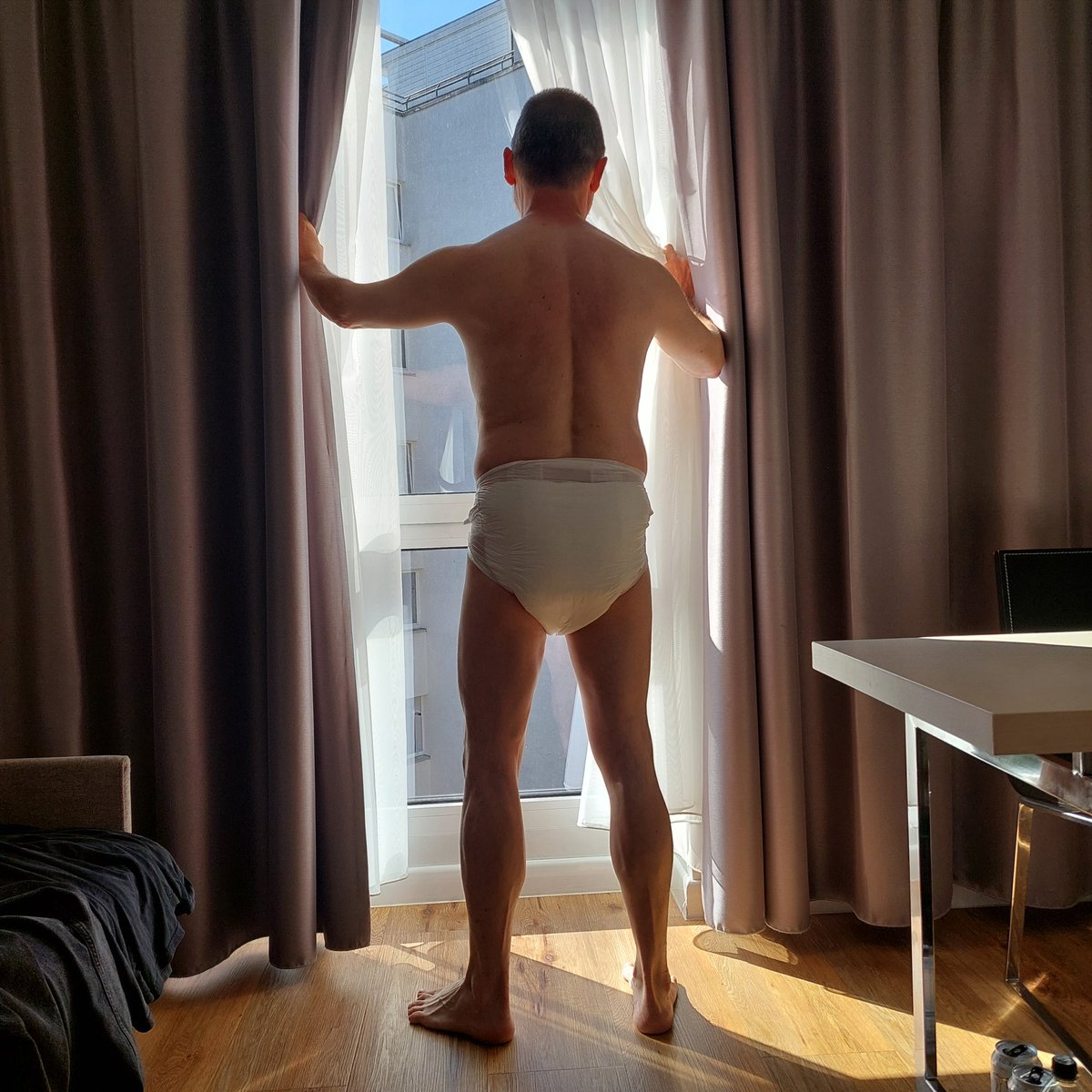 dboycph's tweet image. Last morning in Berlin. Fresh diaper and checking the weather before heading back home to Copenhagen. See you again next year 🖤
#FolsomEurope #DiaperBoy