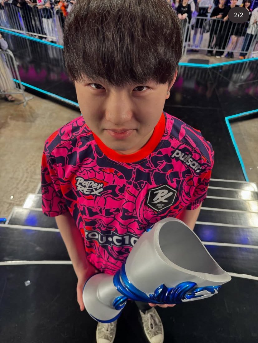 daily jinggg tweet media