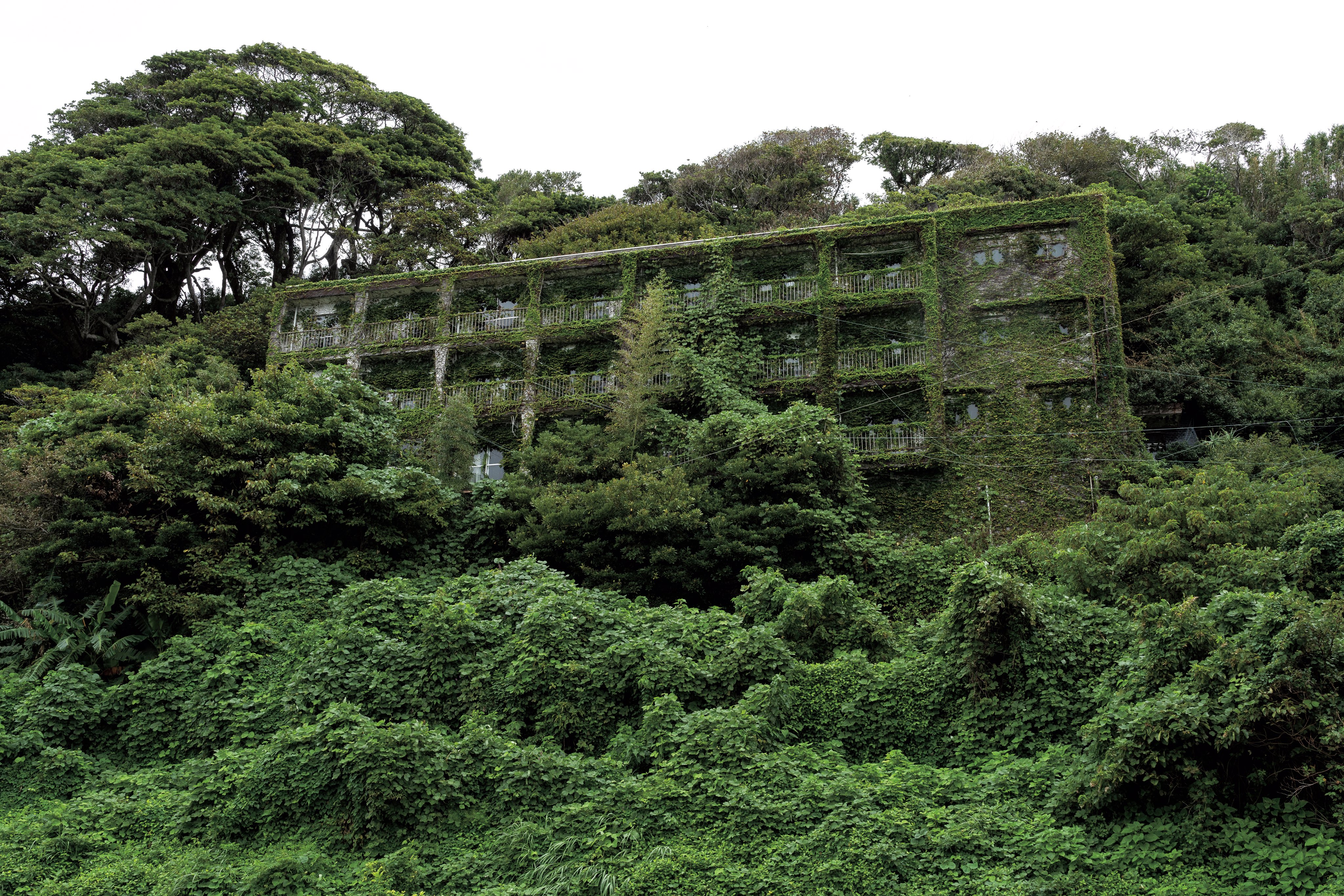 toshibo｜書籍『8月32日』｜廃墟と写真 on X: 