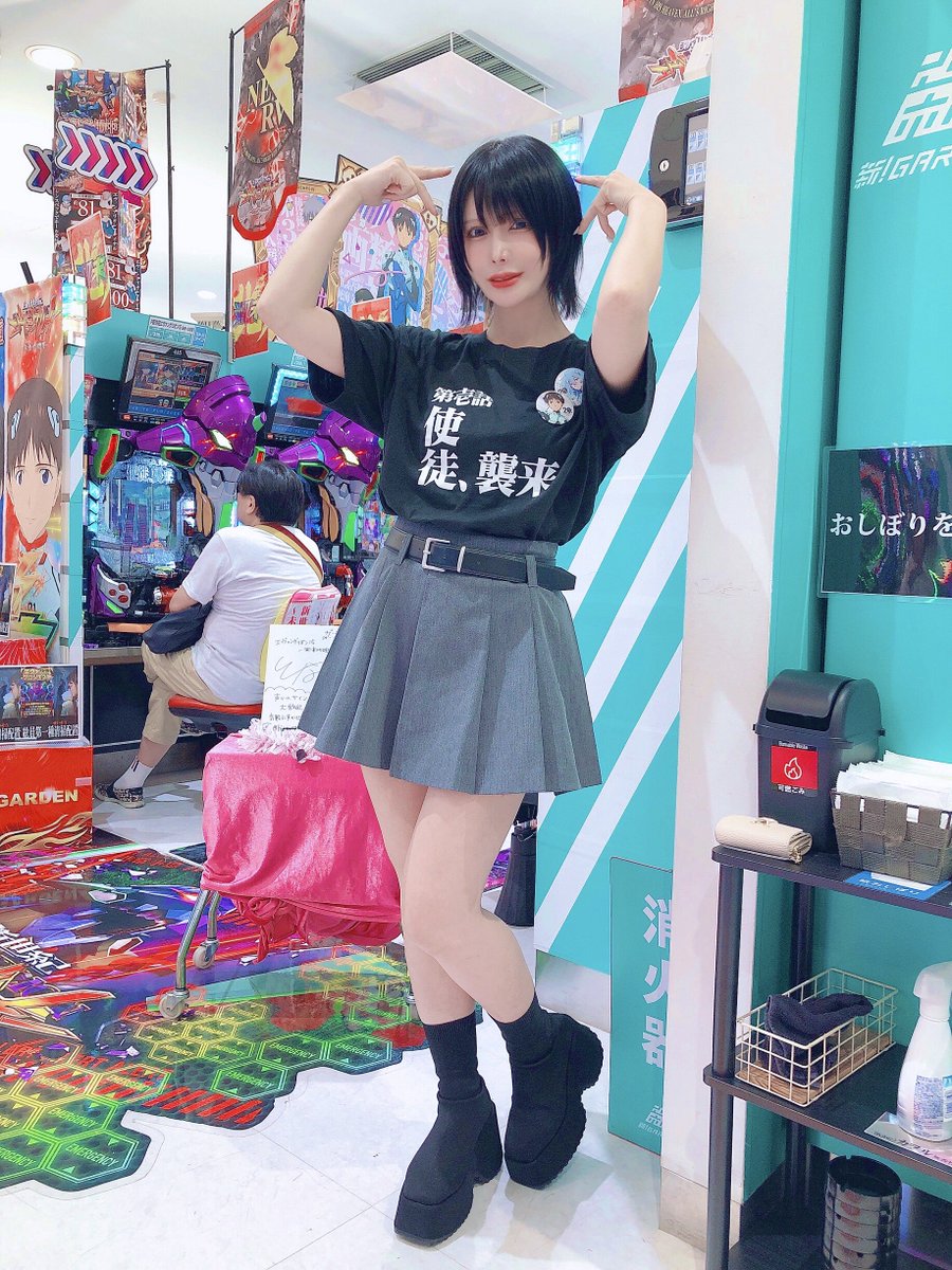 いしころ (@ishicoro37) on Twitter photo ガーデン北与野店で実践の雛月あやさん♫
今回も私服寄りのコーデでエヴァTシャツ&缶バッチでバッチリ可愛い😁✨
色紙の「逃げちゃダメだ!」も可愛い😆
対応ありがとうございました♫
#雛月あや #ひなあや <a href="/hina_ayasb/">雛月あや【ひなあや】パチスロ🎰໒꒱</a>
#パチスロ演者 #ガーデン北与野 ガーデン北与野店で実践の雛月あやさん♫
今回も私服寄りのコーデでエヴァTシャツ&缶バッチでバッチリ可愛い😁✨
色紙の「逃げちゃダメだ!」も可愛い😆
対応ありがとうございました♫
#雛月あや #ひなあや <a href="/hina_ayasb/">雛月あや【ひなあや】パチスロ🎰໒꒱</a>
#パチスロ演者 #ガーデン北与野