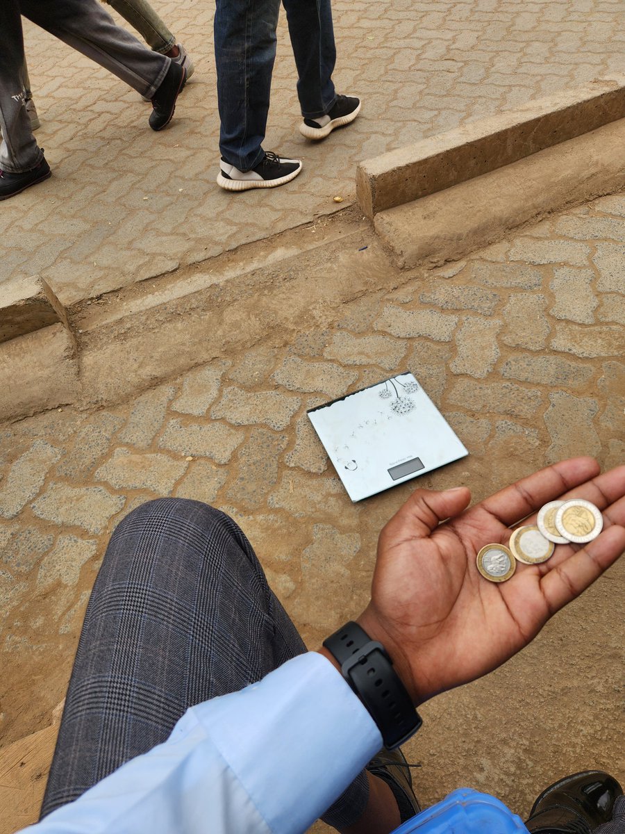 Client aliitisha bathroom scale sometime back alafu aka cancel on the order.
Anyways acha tutafute za lunch.
So far I've made kes 70 😂😂😂😂😂😂