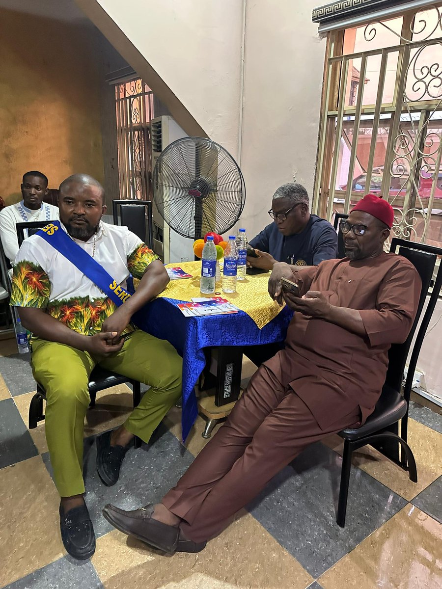 Chiomaisation's tweet photo. Joint fellowship aimed to equip members with the necessary knowledge and skills to build a strong and sustainable club that benefits the community
Together, we're building a stronger Rotary community!  #RotaryInternational #District9142 #RotaryClubOfAwkaGRA #MembershipEngagement https://t.co/KQbkWpf12M