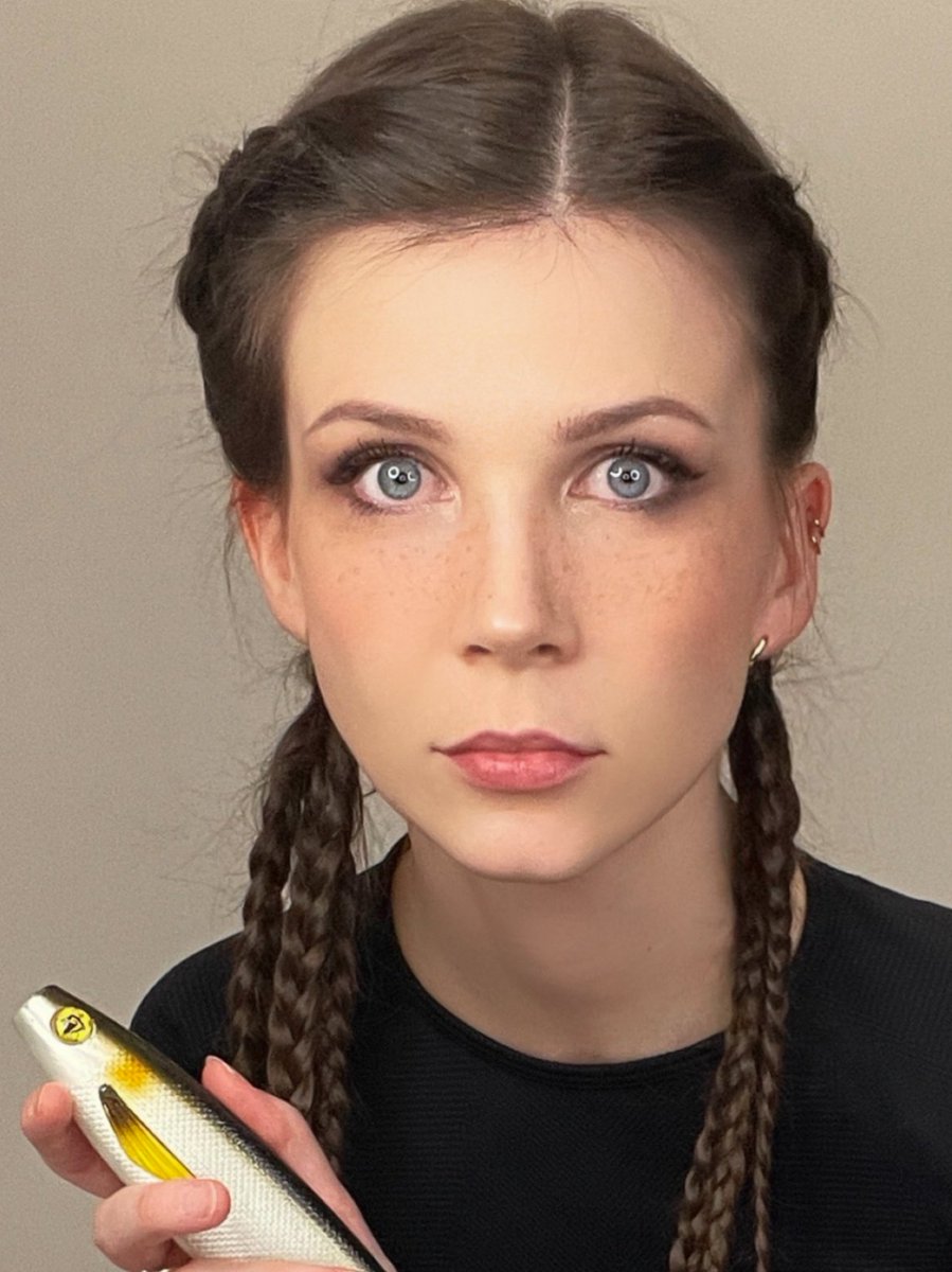 ivynashed's tweet image. hello say it back ☄️