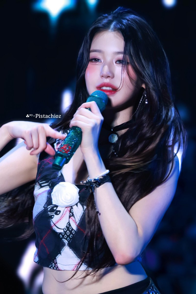 zwycoder's tweet image. Keep Rich, Healthy and Happy always 🎂

#HappyJANGWONYOUNGday
#오늘은_다_원영이꼬 🤭

#IVE #아이브 #원영 #장원영 #WONYOUNG #JANGWONYOUNG