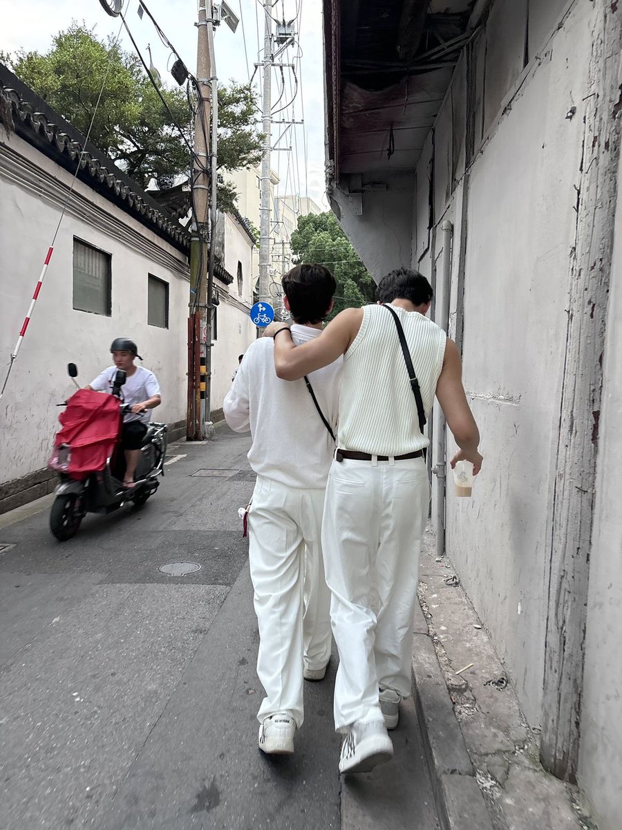 รูปพวกนี้เหมือนจะไม่ใช่ตออรน้าทุกคน