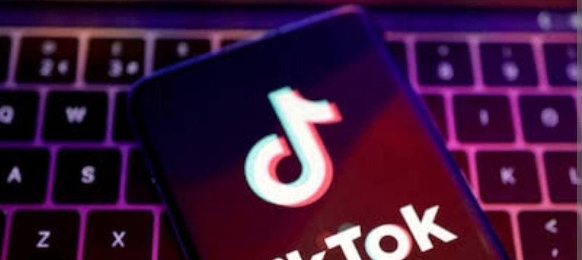 #instagram 🤣 #China 
Meanwhile Indian #Tiktoker searching old ids and password🤣