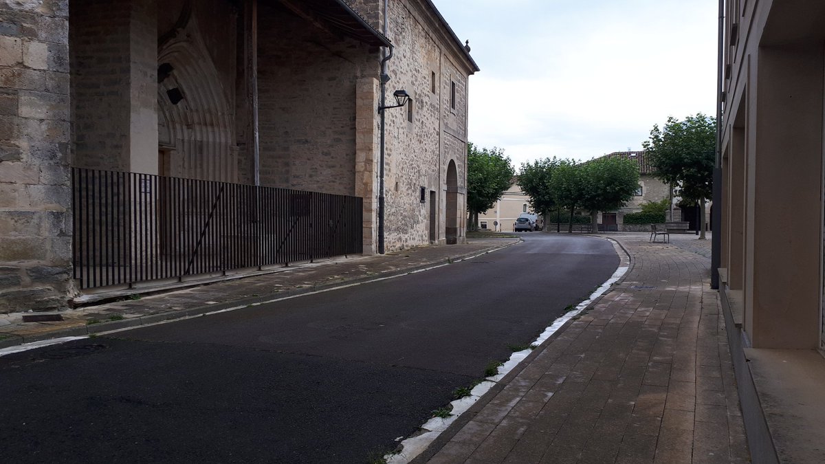 Chubascos tormentosos en la Llanada Alavesa . Acabo de sacar las perras cinco minutos y me he puesto como una sopa.
<a href="/Euskalmet/">Euskalmet</a> <a href="/ecazatormentas/">Cazatormentas</a> <a href="/Arabamet/">Arabamet</a> <a href="/meteoibericosur/">Manolo Sabater</a> <a href="/minervagra/">Minerva GG</a> <a href="/Navarrameteo/">Urko Jalle</a> <a href="/ZubizarretaPili/">Pili Zubizarreta Salvador</a> <a href="/alaves76/">a</a> <a href="/meteosojuela/">Meteosojuela La Rioja</a> <a href="/Valencia_WX/">ValènciaWeather⚡️</a>