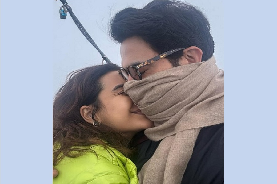 oh_women's tweet image. Patralekhaa drops a video of hubby Rajkummar Rao dancing to &apos;Ohh Beta ji&apos; as he turns 41

ohwomen.in/post/patralekh…

 @RajkummarRao   #LOVEANDRELATIONSHIP  @Patralekhaa9  #DineshVijan #AvinashArun #CityLightsToForever #RajkummarPatralekhaa #BollywoodCouple @oh_women