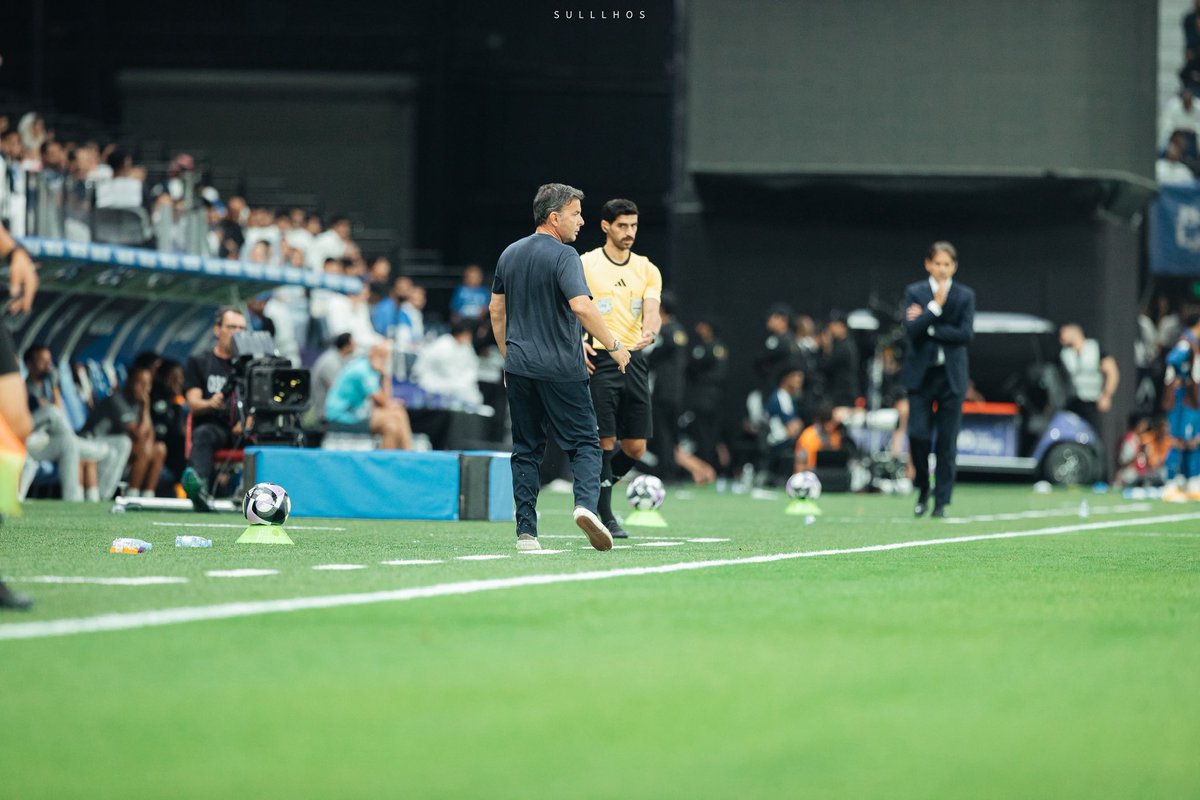 El <a href="/AlRiyadhFC/">نادي الرياض السعودي</a> empieza a mostrar el sello de <a href="/javiercalleja_/">Javier Calleja</a> . Peleando hasta el final ante el gigante <a href="/Alhilal_EN/">AlHilal Saudi Club</a>