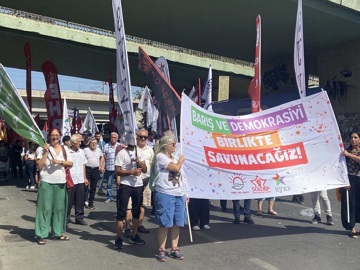 YesillerSol's tweet image. ☮️ Barışı ve demokrasiyi savunmak için “savaşa hayır, barış hemen şimdi” şiarıyla alanlardayız.

#barış #1EylülDünyaBarışGünü