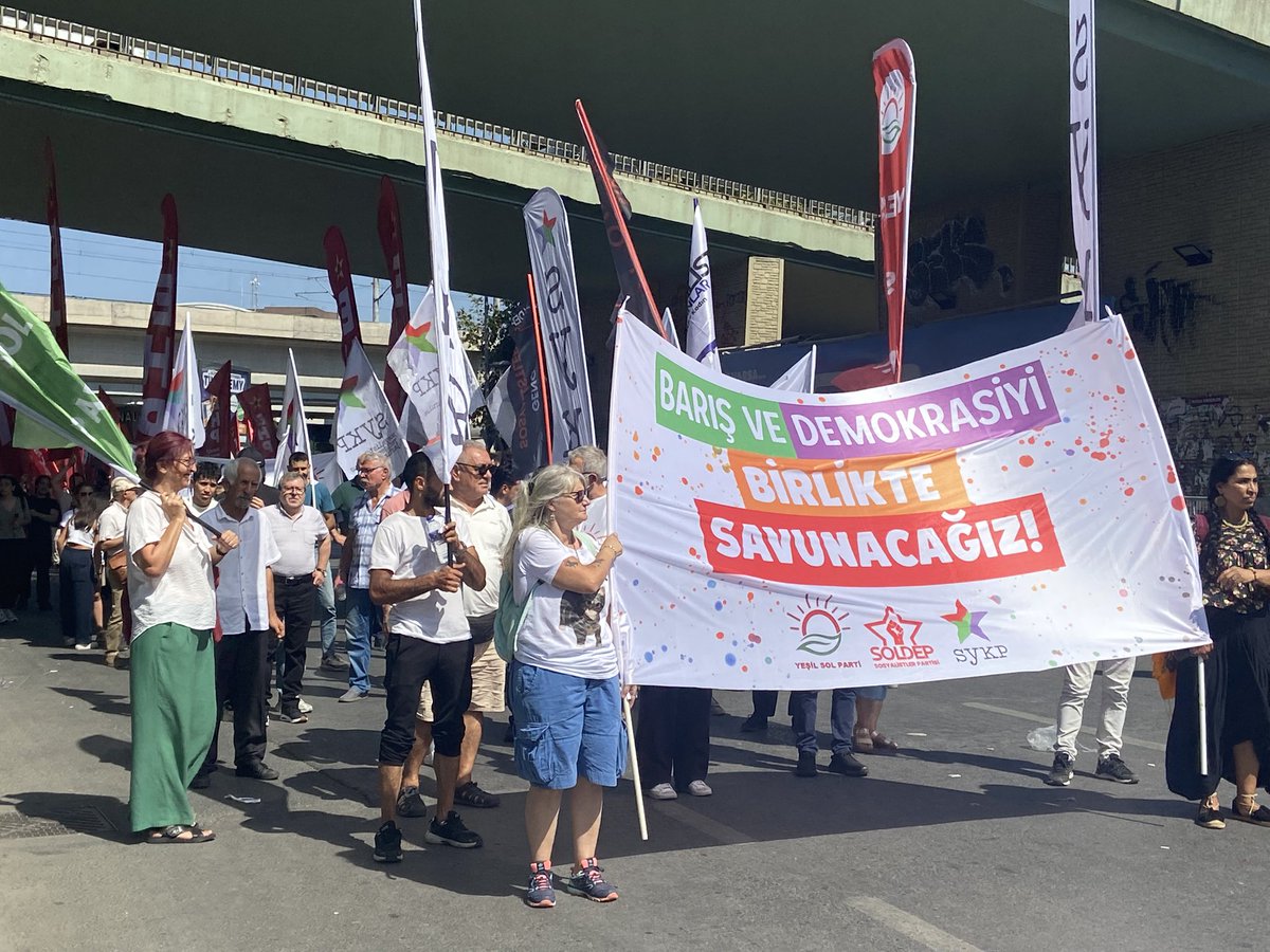 YesillerSol's tweet image. ☮️ Barışı ve demokrasiyi savunmak için “savaşa hayır, barış hemen şimdi” şiarıyla alanlardayız.

#barış #1EylülDünyaBarışGünü
