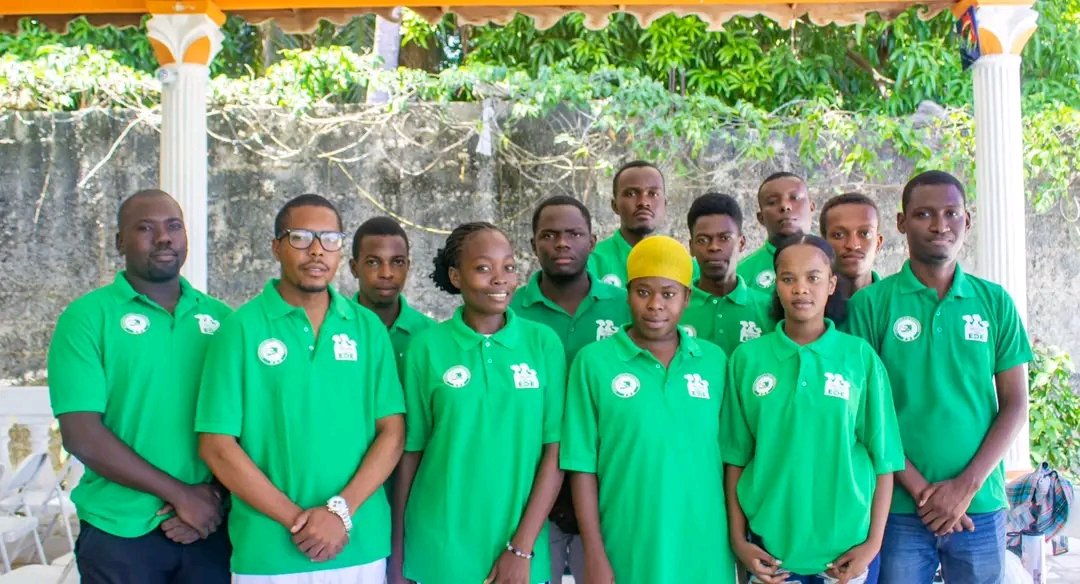 Construire n'a jamais été chose facile. Émerger à partir de rien pour être puissant et respecté dans un secteur quelconque demande bien des sacrifices. Un jour le pays en entier savourera notre victoire au prix de nos sacrifices consentis.
<a href="/Jenes_ede/">Mouvman Jenès EDE</a> bon combat.