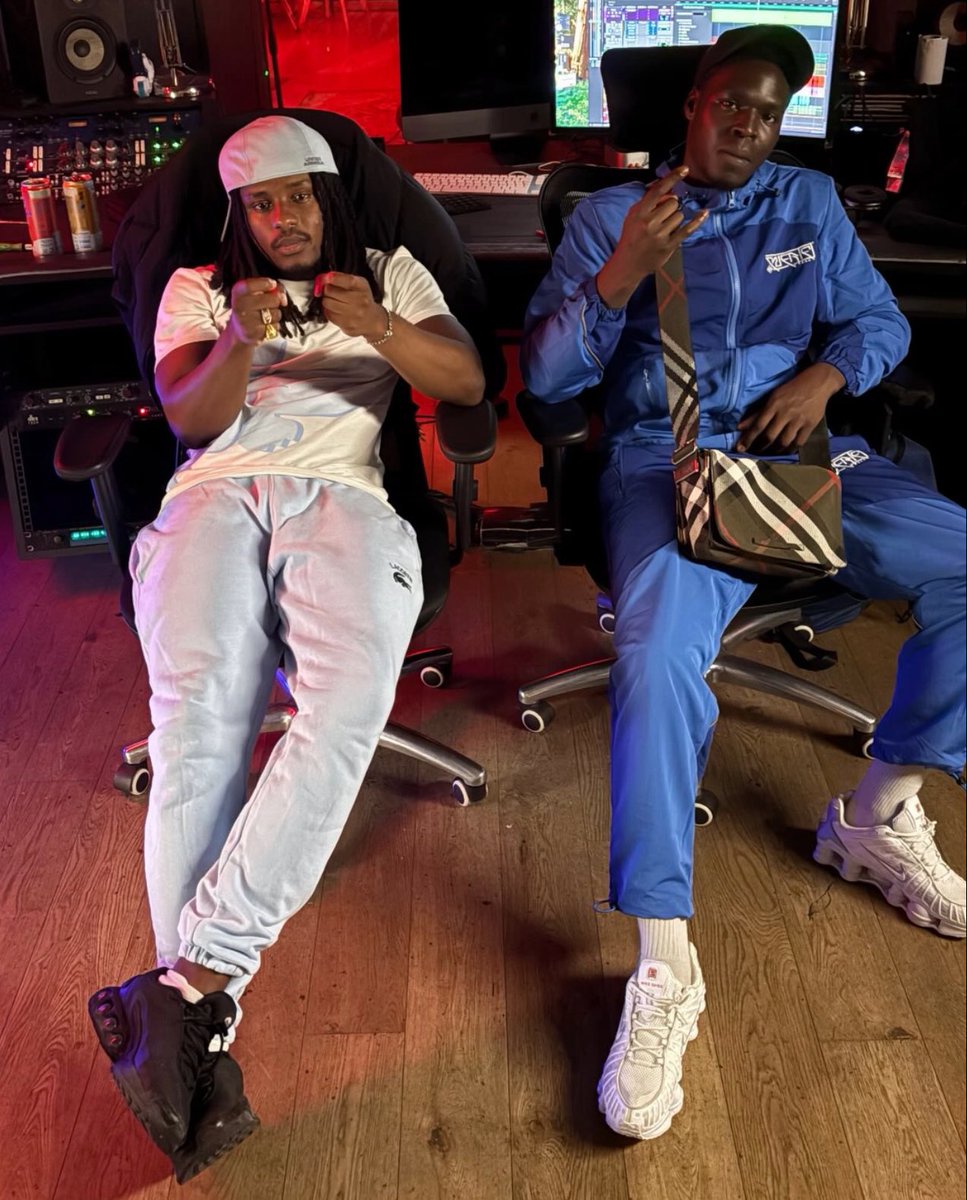Kultur (@kulturlesite_) on Twitter photo 1PLIKร140 x H LA DROGUE 
Une nouvelle collaboration ร  venir ? ๐ 1PLIKร140 x H LA DROGUE 
Une nouvelle collaboration ร  venir ? ๐