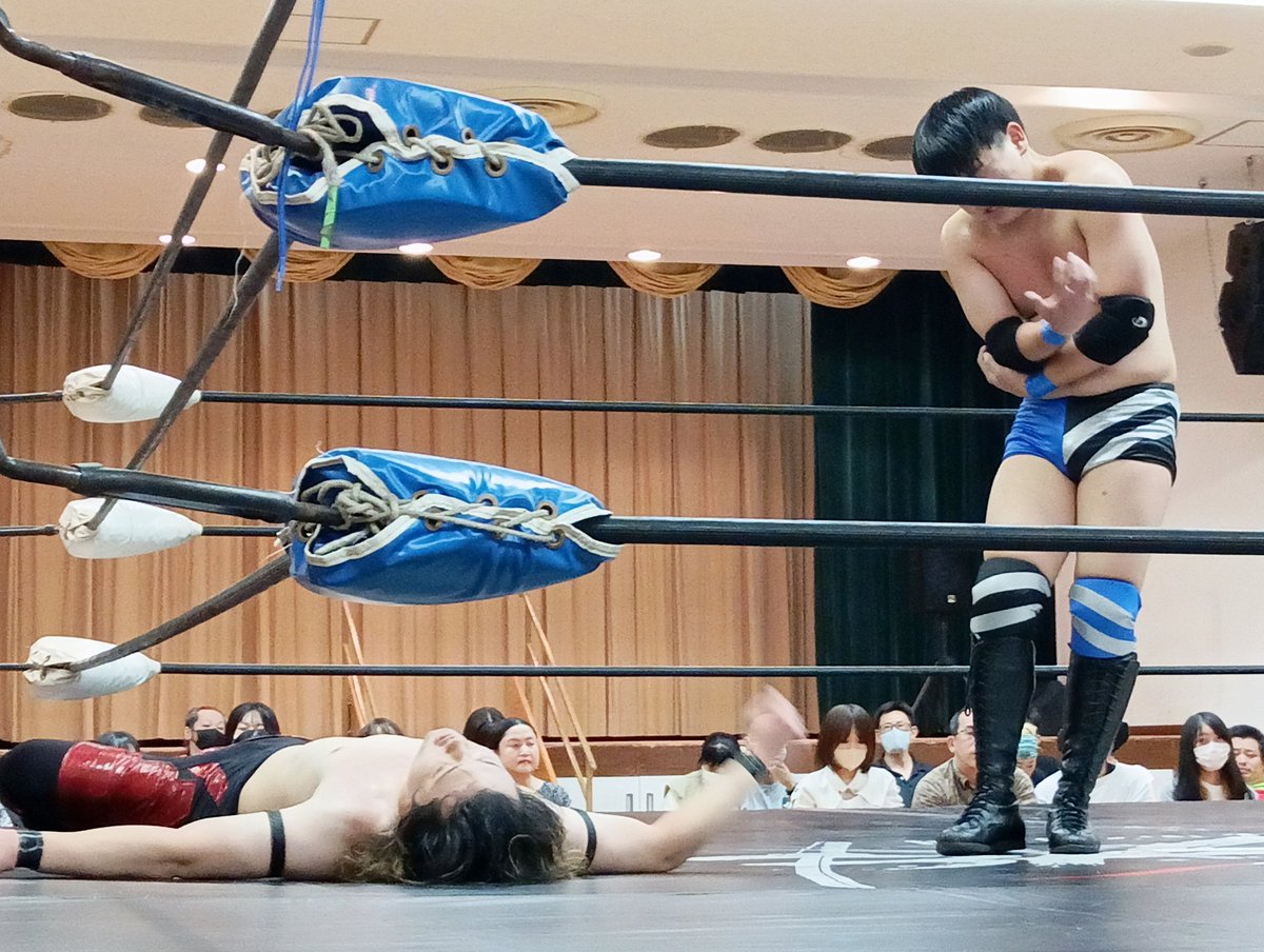 2025.8.31.BASARA.高島平
彪流さん初勝利おめでとうございます㊗️🎉👏
翔大さんとはデビュー同期のいいライバルとして競い合っていってほしいですね🔥
#basara_pw
#井上彪流 #川上翔大