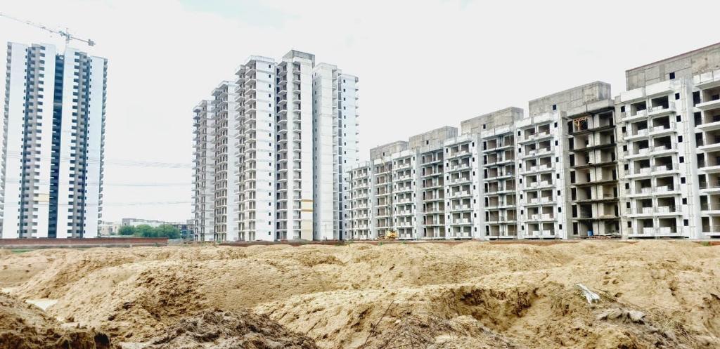 DEEPAKKAHUJA's tweet image. #Gurgaon 
- ओशियन सेवन बिल्डटैक प्राइवेट लिमिटेड के प्रबंध निदेशक स्वराज यादव के खिलाफ एफआईआर दर्ज होने के साथ लुक आउट सर्कुलर जारी होगा।
- इस बिल्डर पर फंड के खुर्दबुर्द करने के आरोप फ्लैट खरीदारों ने लगाए हैं। #OSB
#OSB_Expressway_Towers #OSB_Golf_Heights #OSB_Venetian @dir_ed