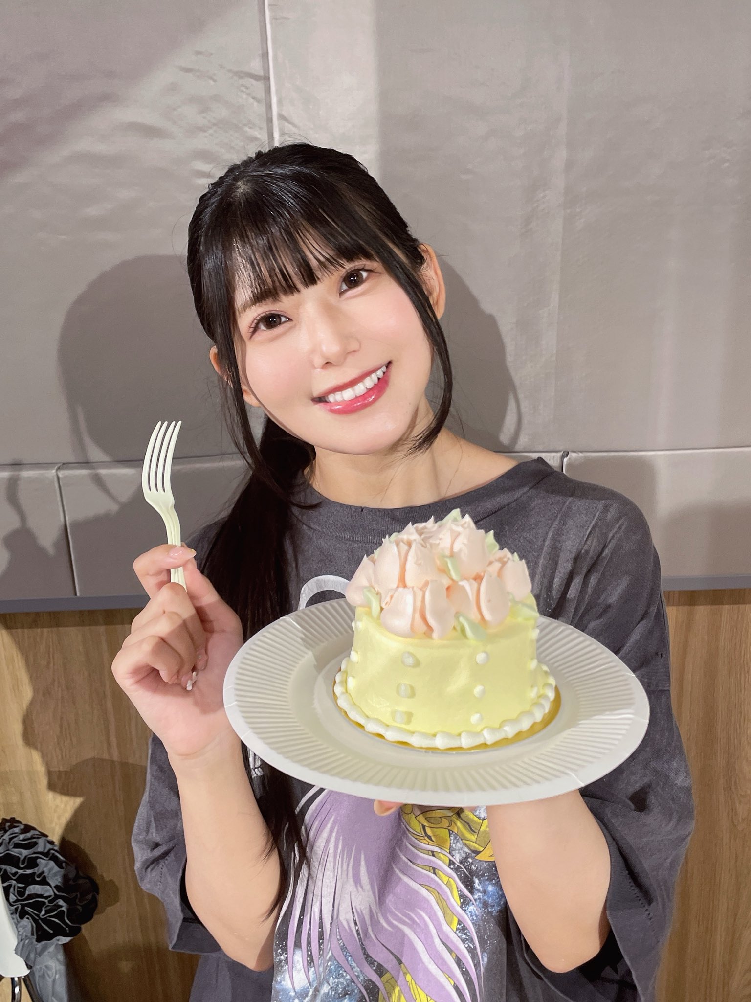 飯田ヒカル　ヒカROOM公開生放送　特典ブロマイド 飯田ヒカルのヒカROOM (@iidahikaroom) / X