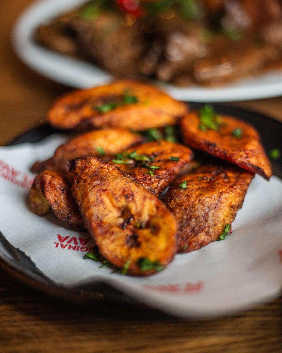 qotspub's tweet image. POV: You said you were having a quiet one last night… now you’ve woken up in your jeans, checking Deliveroo like it’s LinkedIn 🥴

Don’t stress babe, salvation = roasties, Yorkshires + a ton of gravy. Sunday service, Queen of the South style 💅